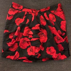 Red Roses 🌹 Bebe Skirt